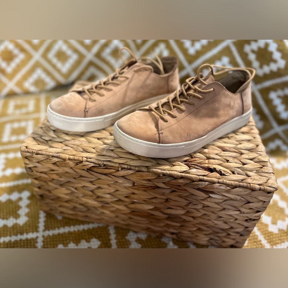 Tom’s-pink suede tennis shoe-10M